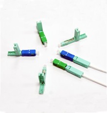 SC field installble connector with ceramic groove